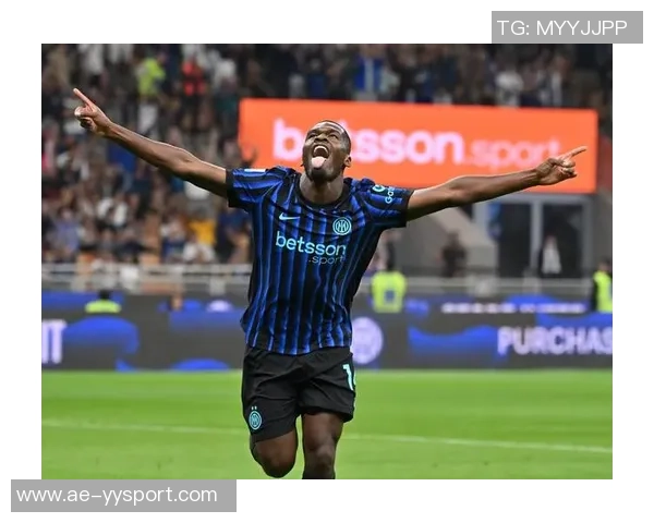 国米官方宣布博尼左膝轻微扭伤下周将进行进一步评估 国米官方宣布博尼左膝轻微扭伤下周将进行进一步评估