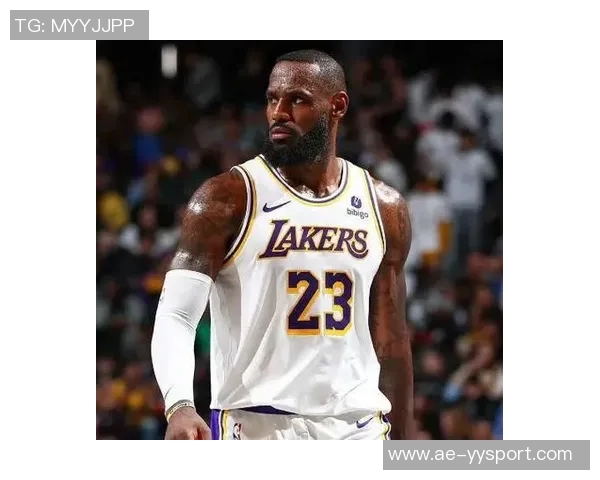 勒布朗回顾与韦德的传奇旅程从选秀到名人堂的辉煌岁月 勒布朗回顾与韦德的传奇旅程从选秀到名人堂的辉煌岁月