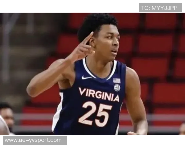 特雷墨菲22分钟内高效表现贡献18分7篮板3助攻展现出色状态 特雷墨菲22分钟内高效表现贡献18分7篮板3助攻展现出色状态